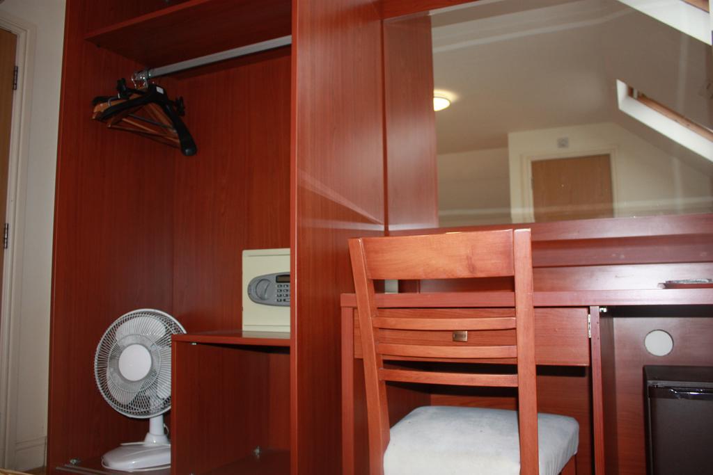 Corner House Hotel Londres Quarto foto